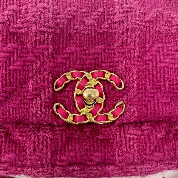 CHANEL 2020 Pink Tweed & Lambskin Leather Chanel 19 Belt Bag Tri-Color HW - Picture 8 of 13